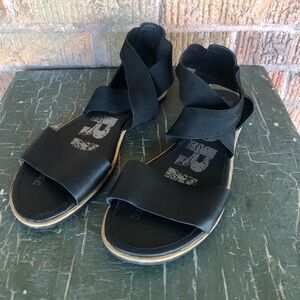Sorel Ella II Strappy Leather Ankle Strap Elastic Black Sandals Woman Sz 10 EUC